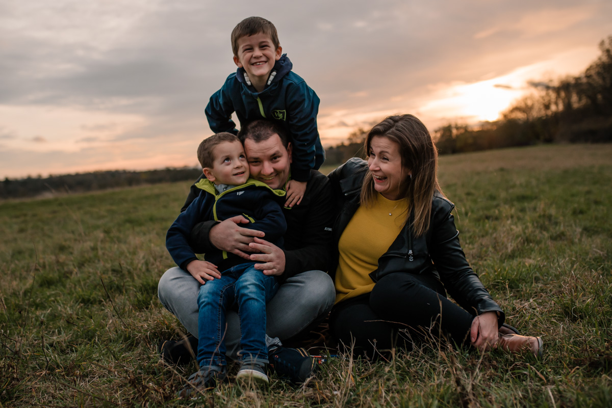 Podzimní rodinné focení s dětmi zapadá